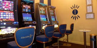 Classic Slots ရိုးရာပုံစံ သုံးလိုင်း Slot ဂိမ်း
